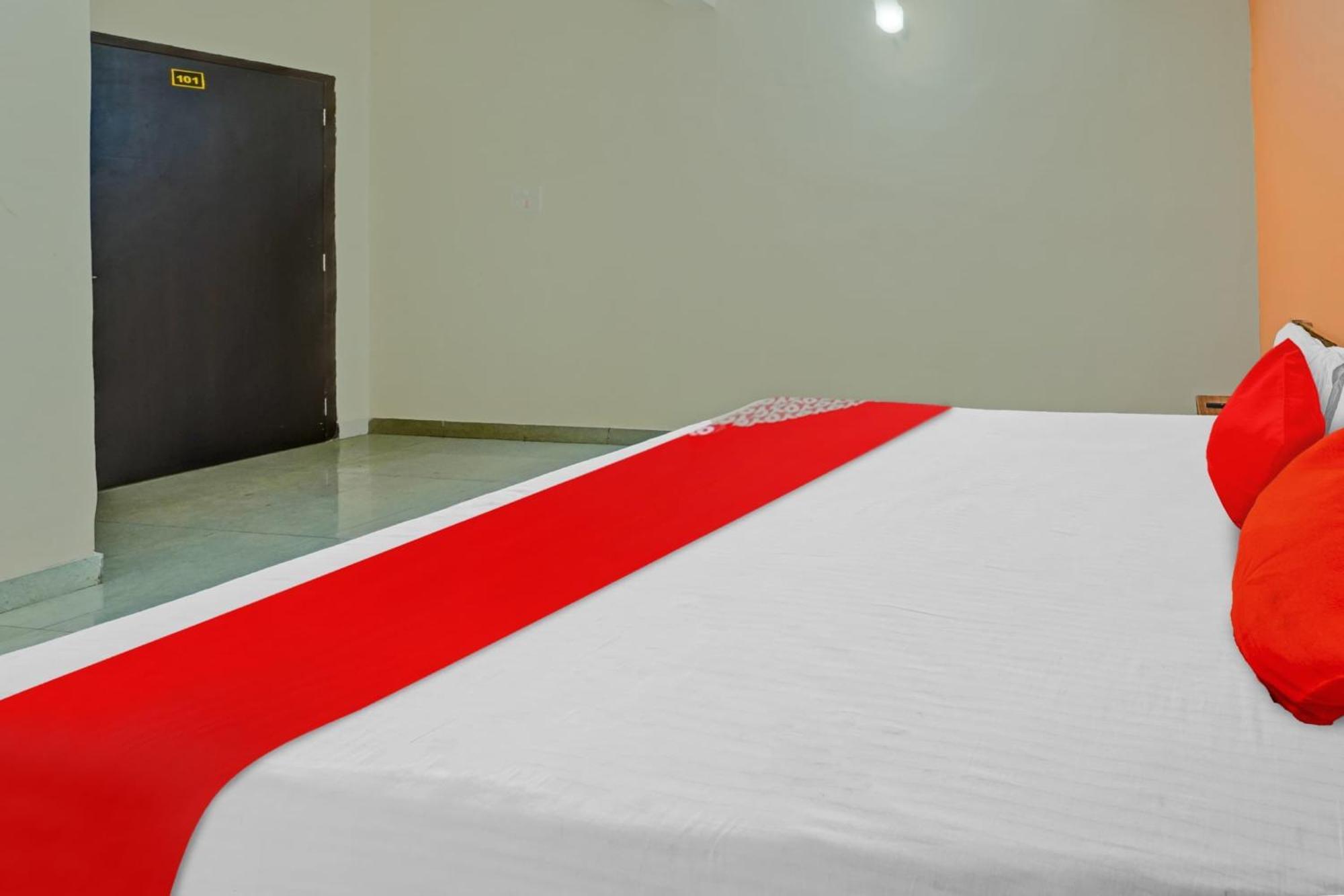 Hotel O Grand Paradise Inn & Banquet Hall Patna  Buitenkant foto