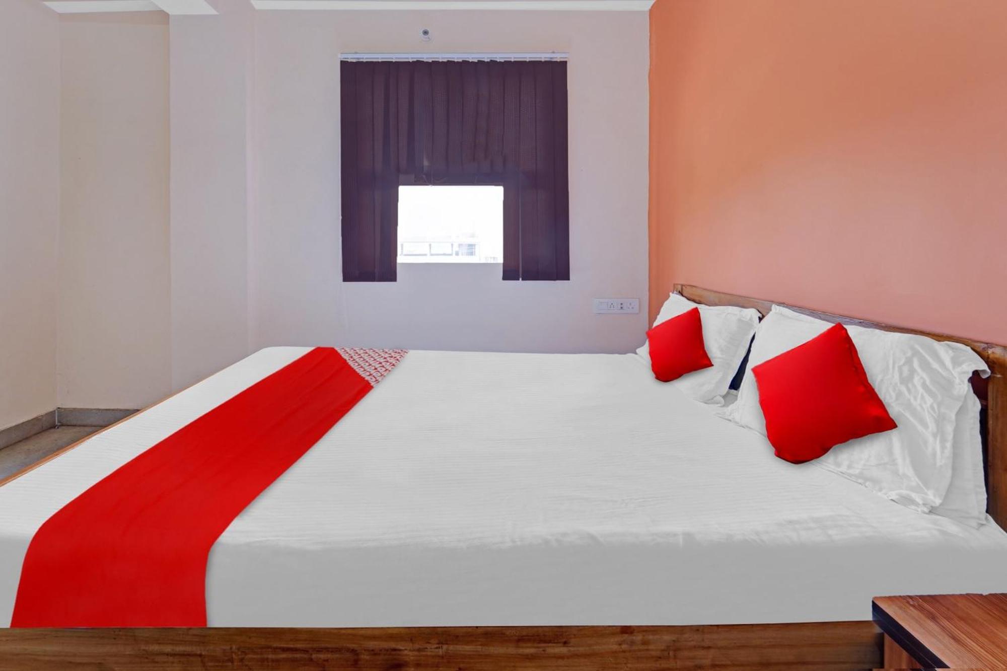 Hotel O Grand Paradise Inn & Banquet Hall Patna  Buitenkant foto